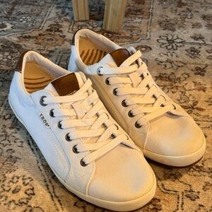 Taos Women’s 9.5 Sneakers
